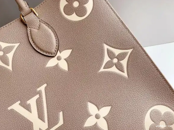 WIS LOUIS MM ONTHEGO VUITTON 0603